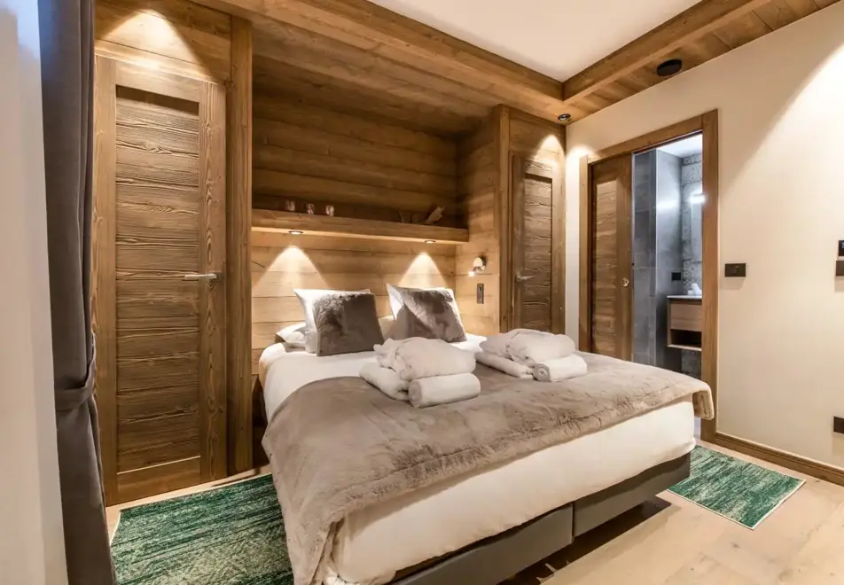 Manali Lodge, Courchevel Moriond (high end apartments) - Yangra