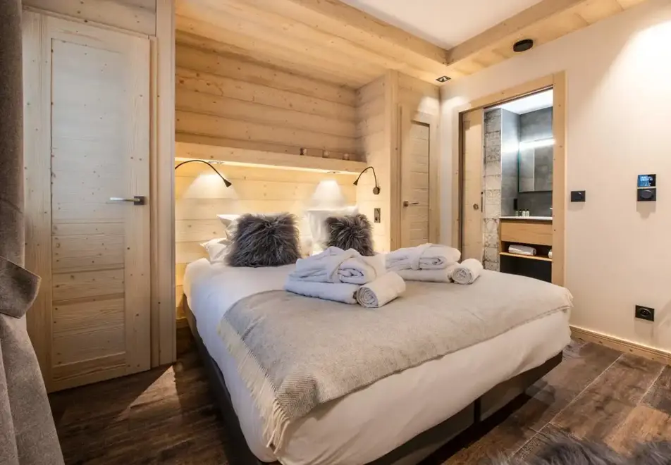 Manali Lodge, Courchevel Moriond (high end apartments) - Punsum