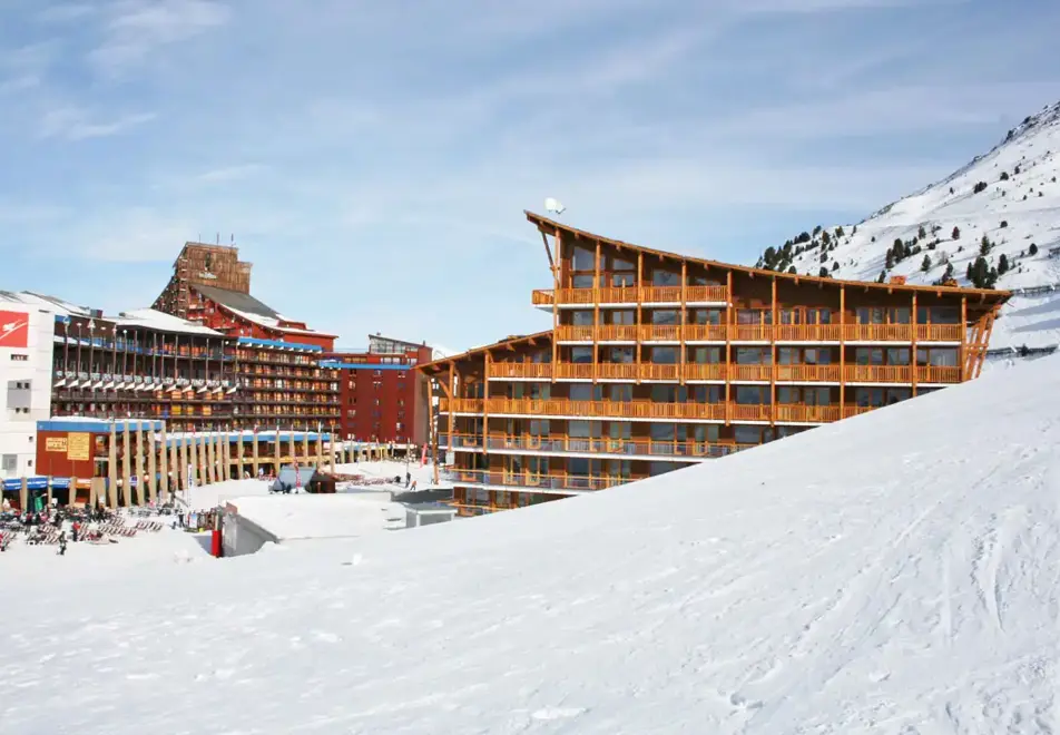 Cime des Arcs, Arcs 2000 (self catered apartments) - Convenient location