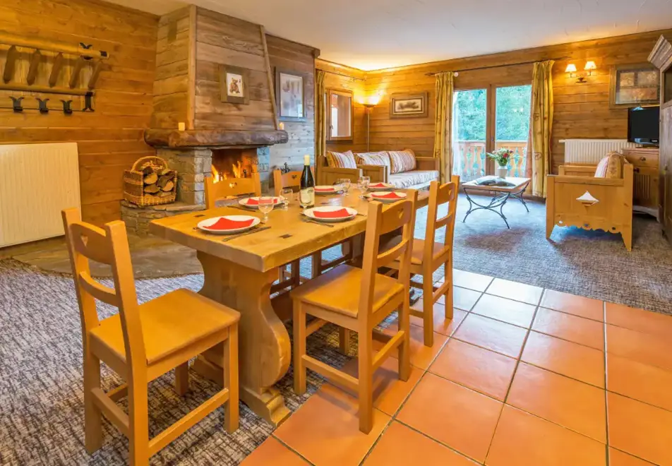 Chalet de l'Ours, Arc 2000 (self catered apartments) - Typical apartment style