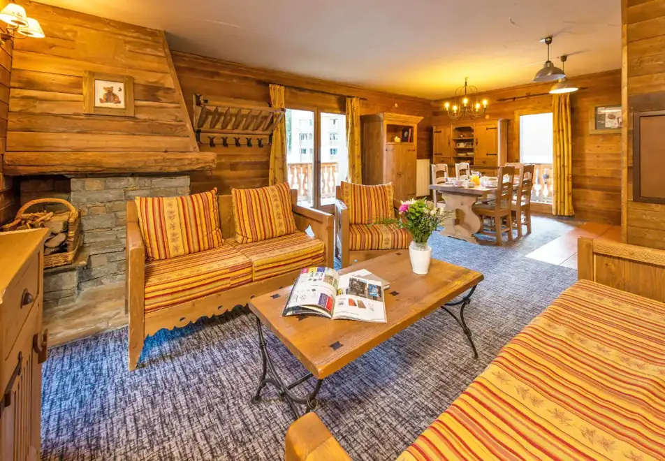 Chalet de l'Ours, Arc 2000 (self catered apartments) - Typical apartment style