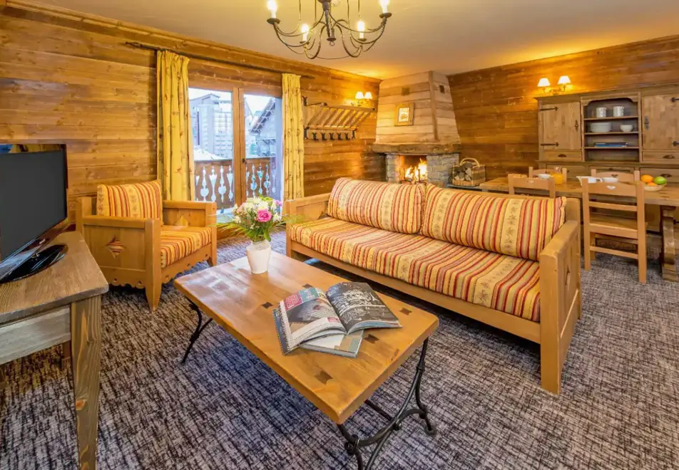 Chalet de l'Ours, Arc 2000 (self catered apartments) - Typical apartment style