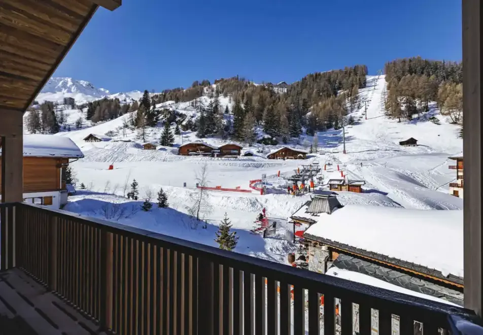 Diamant des Neiges, Plagne 1800 (self catered apartments) - Stunning views over slopes