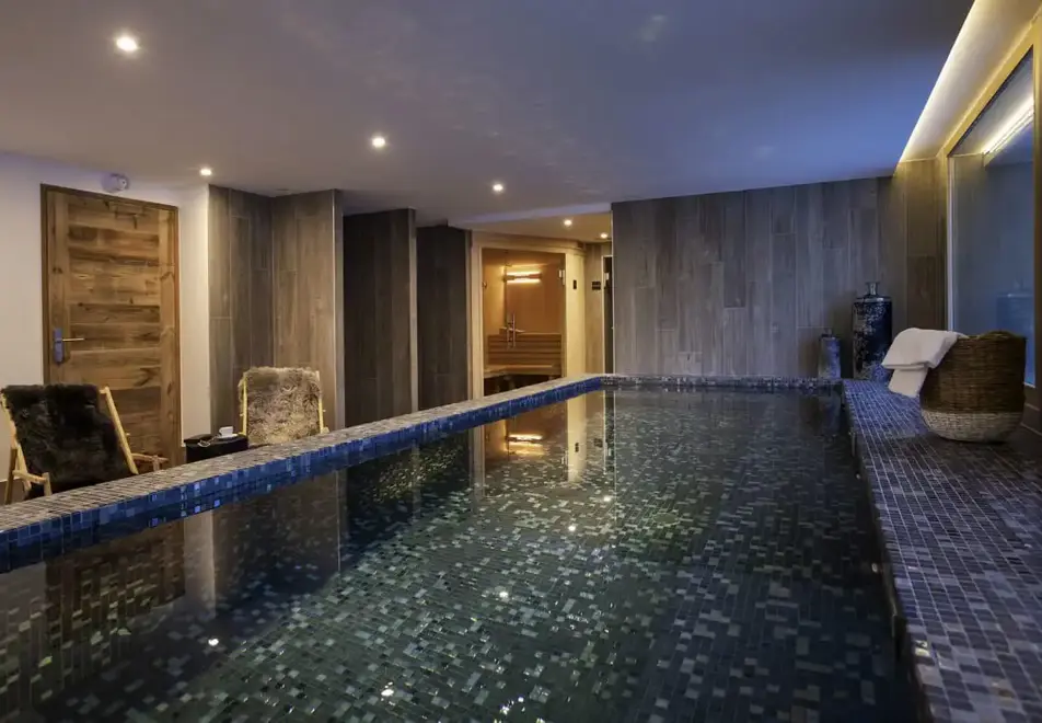Neige et Soleil, Les Deux Alpes (self catered apartments) ©MReyboz - Indoor pool