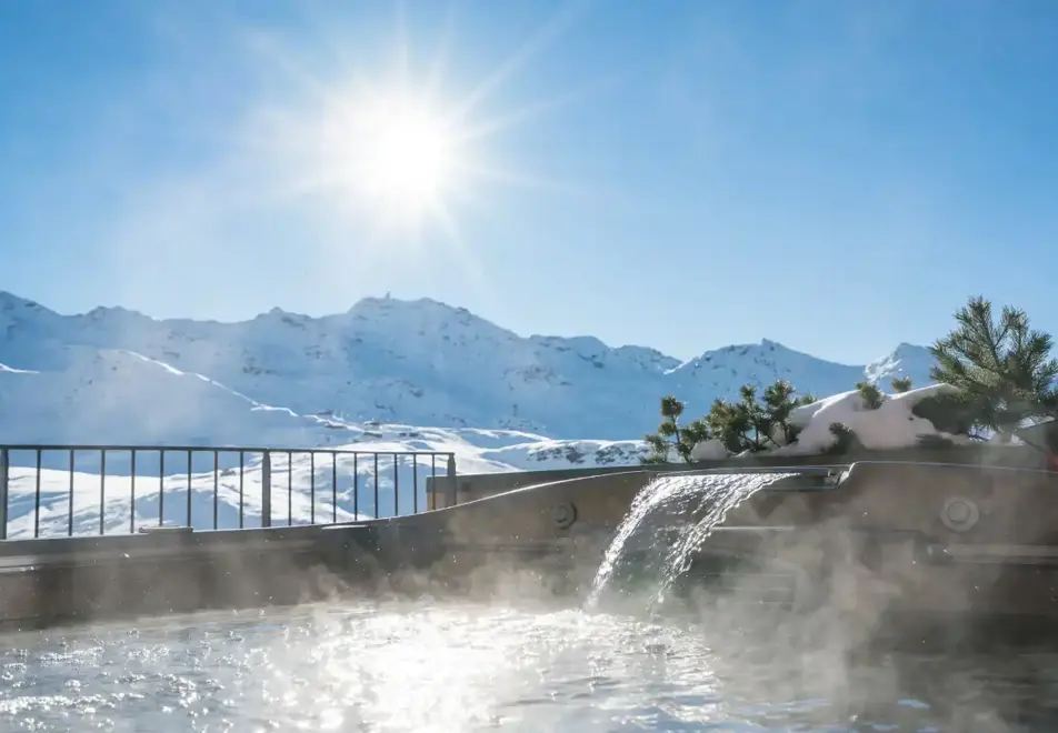 Chalets Cocoon, Val Thorens (self catered apartments) - Hot tub