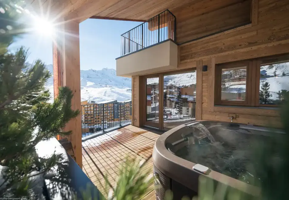 Chalets Cocoon, Val Thorens (self catered apartments) - Hot tub
