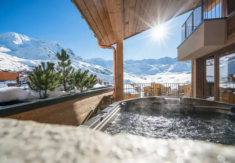 Chalets Cocoon, Val Thorens (self catered apartments) - Hot tub