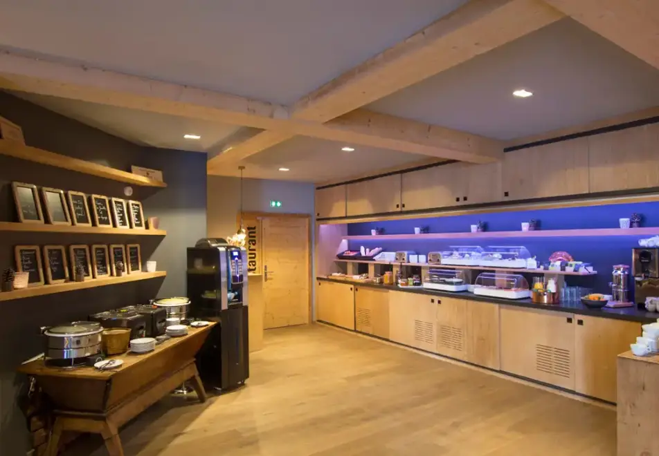 Avancher, Val d'Isere (self catered apartments & hotel) - Breakfast