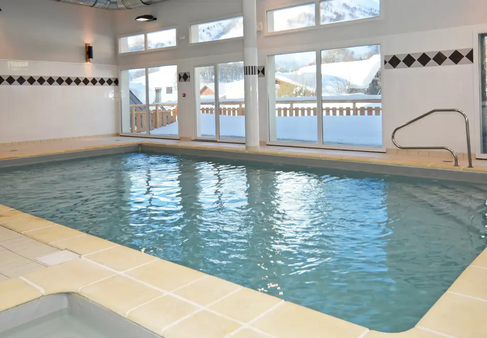 Les Bergers, St Sorlin (Self catered apartments) - Indoor Pool