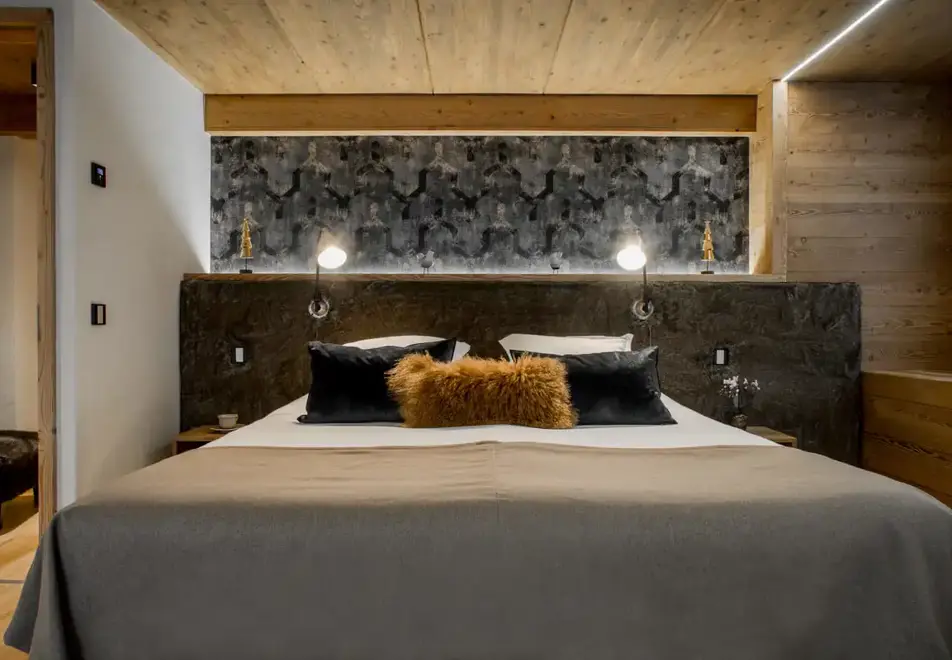 Chalet Bossonnet, La Clusaz (self catered chalet) - Double bedroom