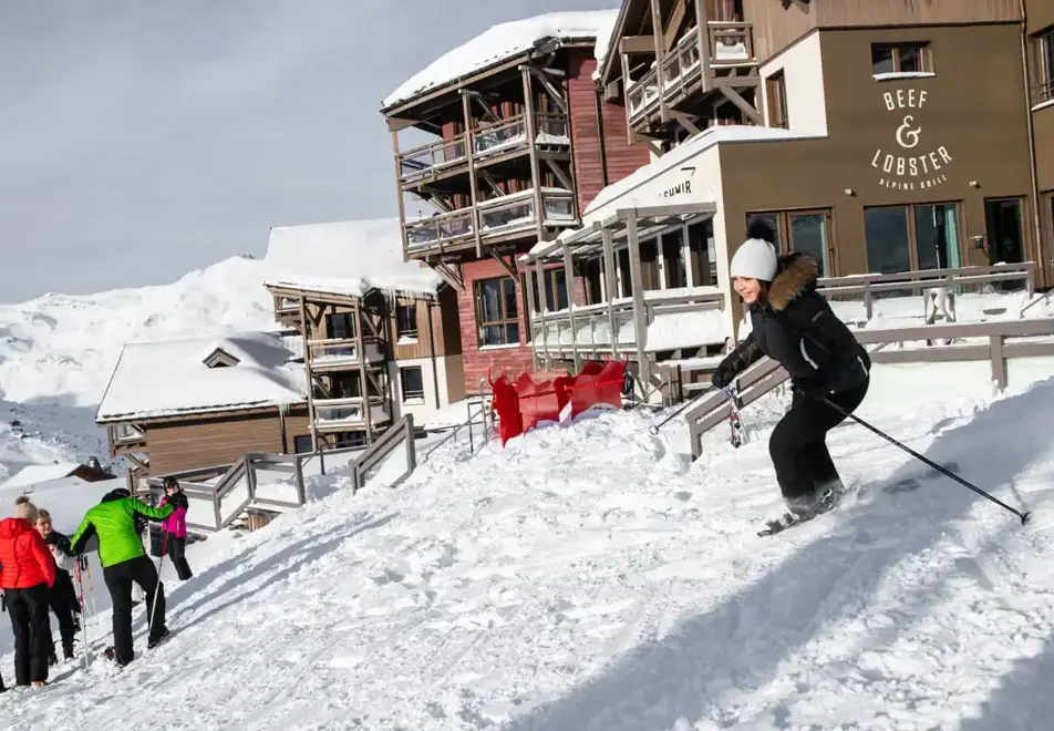 Le Hameau du Kashmir, Val Thorens (self catered hotel & apartments) - Easy slope access
