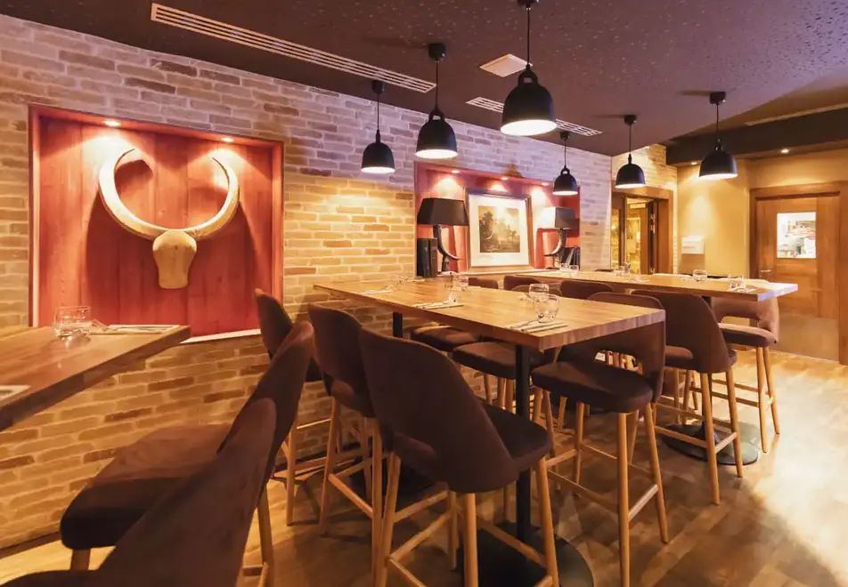 Le Hameau du Kashmir, Val Thorens (self catered hotel & apartments) - Beef & Lobster restaurant