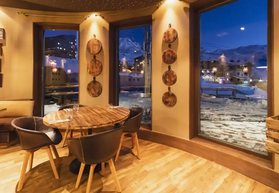 Le Hameau du Kashmir, Val Thorens (self catered hotel & apartments) - Beef & Lobster restaurant