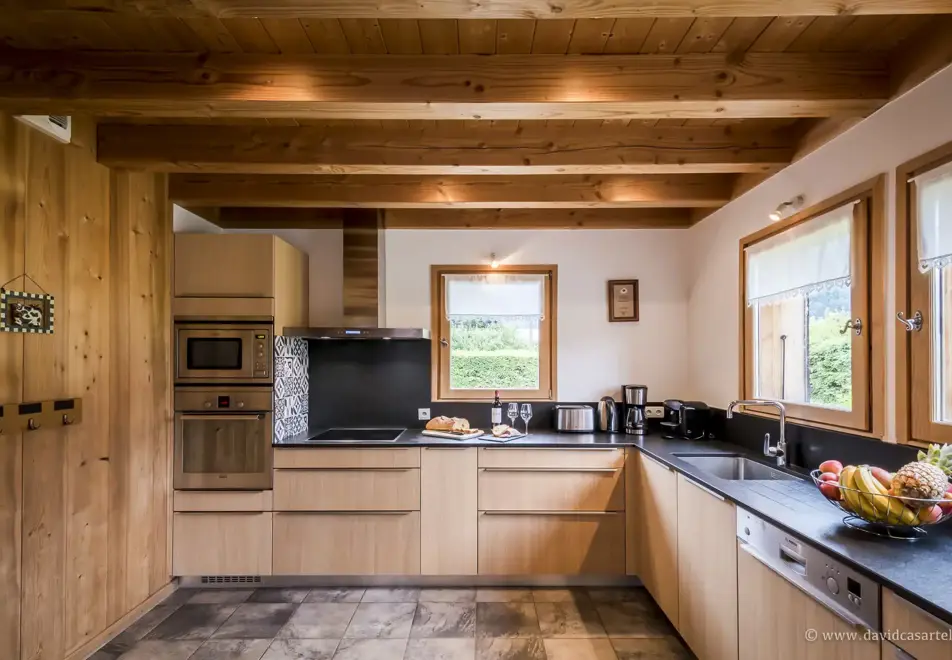 Chalet Arnica, Samoens (self catered chalet) - Kitchen