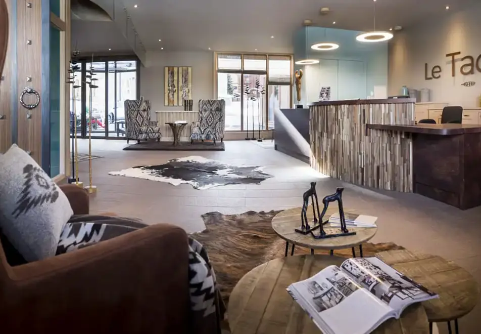 Le Taos, Tignes le Lac (self catered apartments & hotel) - Reception (©Studio Bergoend)