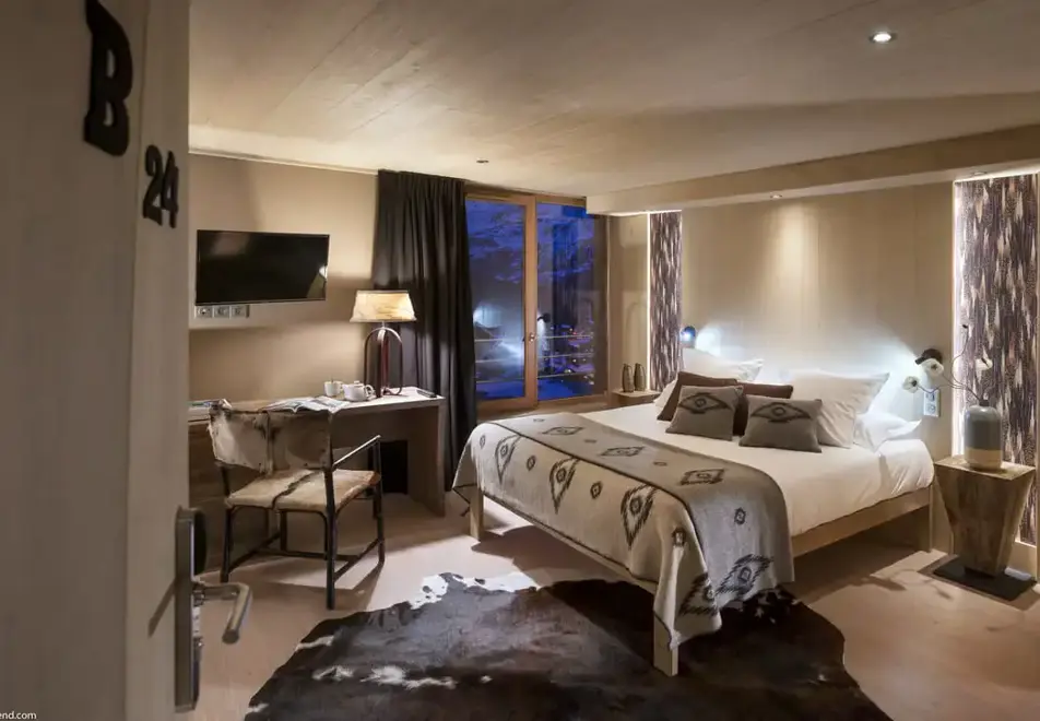 Le Taos, Tignes le Lac (self catered apartments & hotel) - Typical apartment style (©Studio Bergoend)