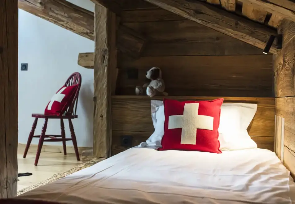 Chalet La Douceur - Chez Germain, La Clusaz (self catered chalet) - Bedroom (©Matthieu Cellard)