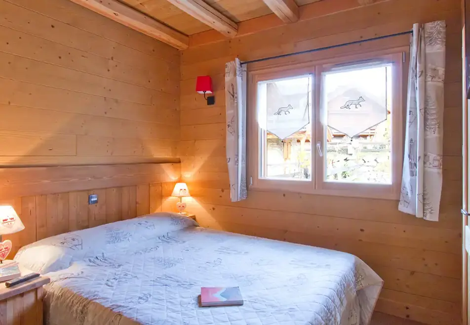 Fox Lodge, Les Deux Alpes (self catered chalet) - Double bedroom