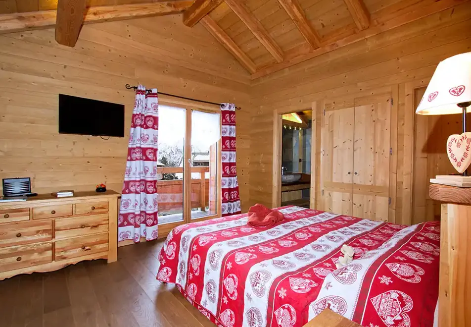 Lodge, Les Deux Alpes (self catered chalet) - Double bedroom with balcony