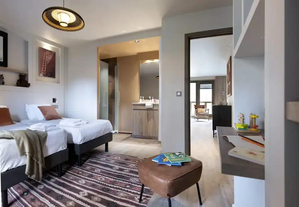 Ynycio, Tignes Val Claret (self catered apartments) - Typical apartment for 8 style (©Studio Bergeond)