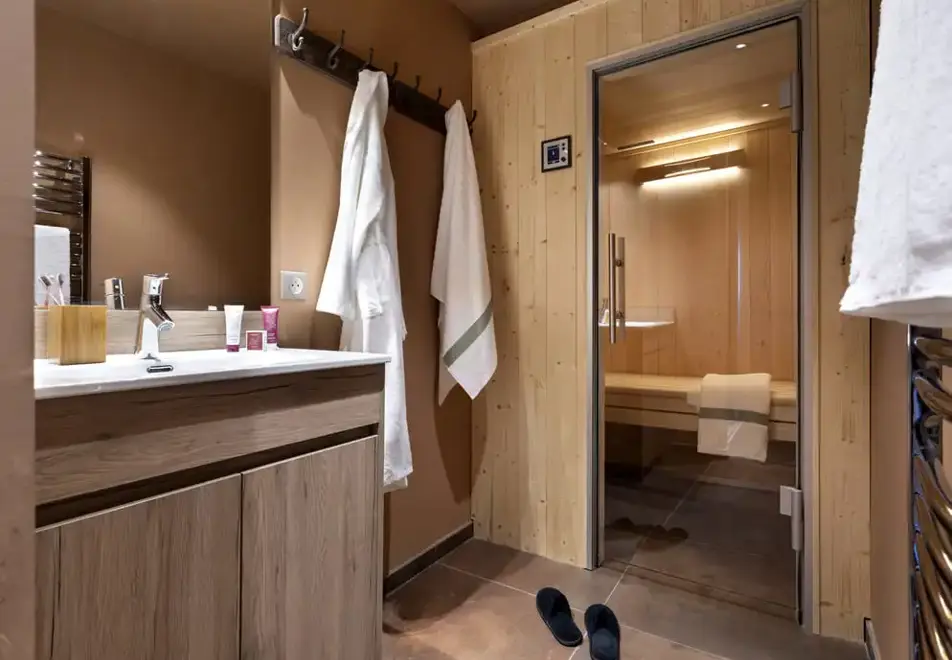 Ynycio, Tignes Val Claret (self catered apartments) - Apt 24 VIP (©Studio Bergeond)