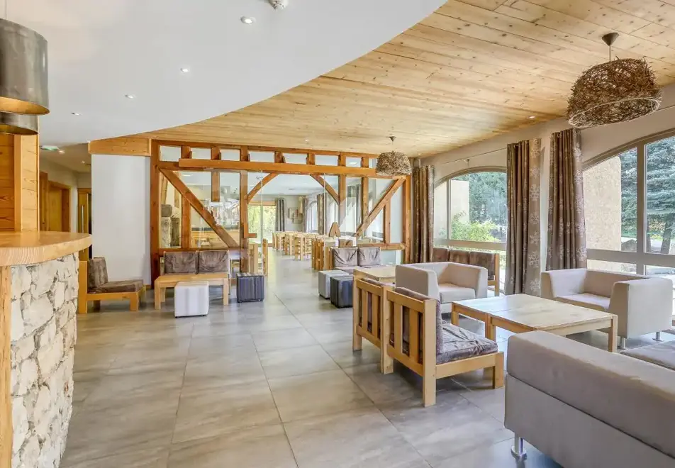 Cristal Lodge, Serre Chevalier (self catered apartments) - Reception