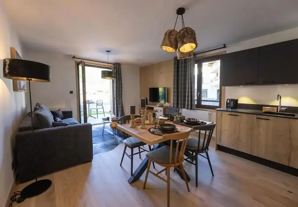 Cristal Lodge, Serre Chevalier (self catered apartments) - Typical apartment style