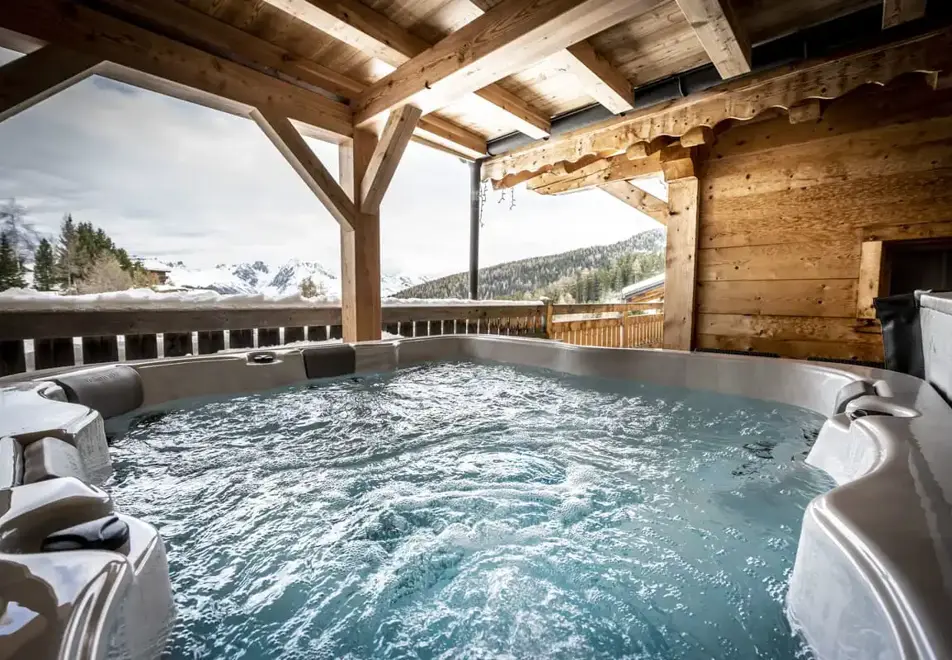 Chalet Cocoon, Plagne 1800 (self catered chalets) - Hot tub