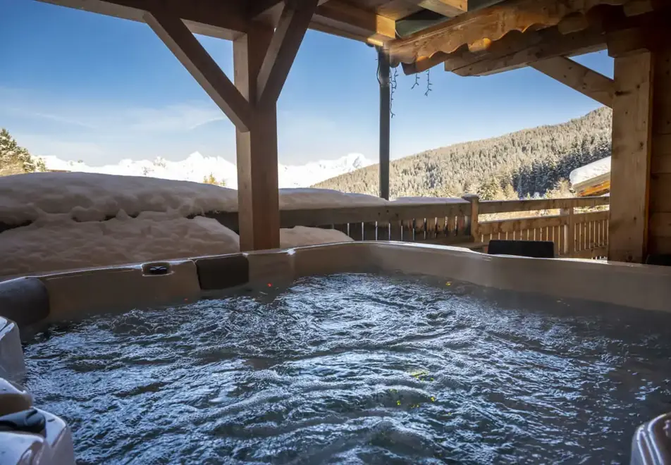 Chalet Cocoon, Plagne 1800 (self catered chalets) - Hot tub