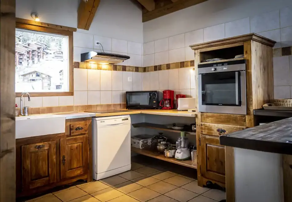 Chalet Pierre 1, Plagne 1800 (self catered chalet) - Kitchen