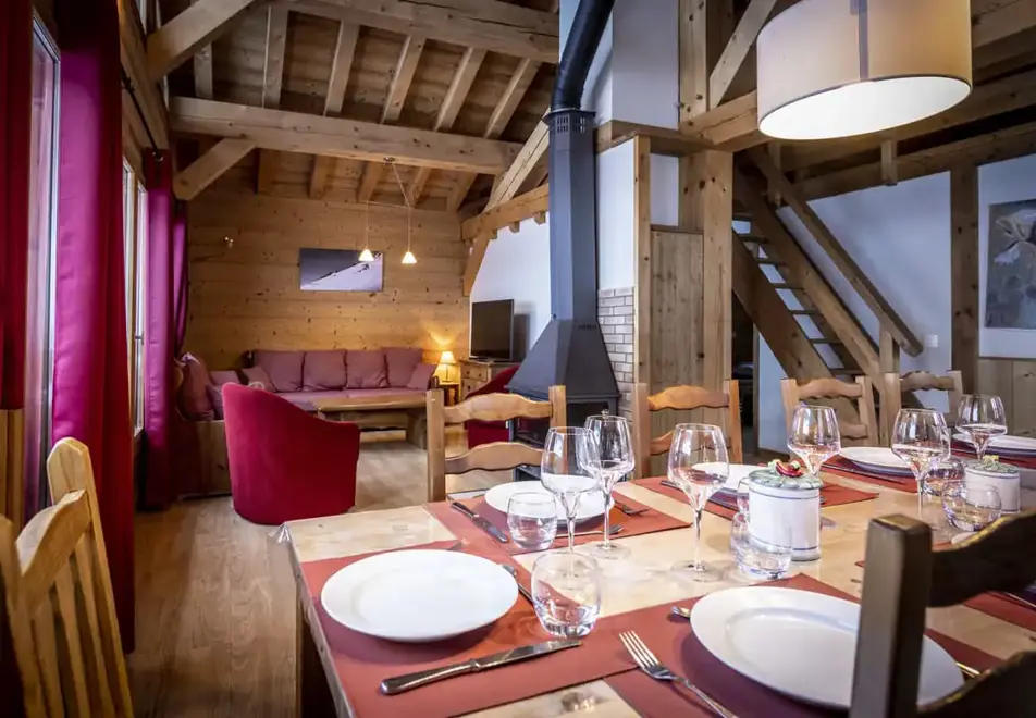 Chalet Pierre 1, Plagne 1800 (self catered chalet) - Dining area