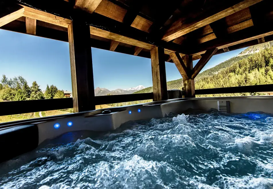 Chalets Pierre 1&2, Plagne 1800 (self catered chalet) - Shared hot tub