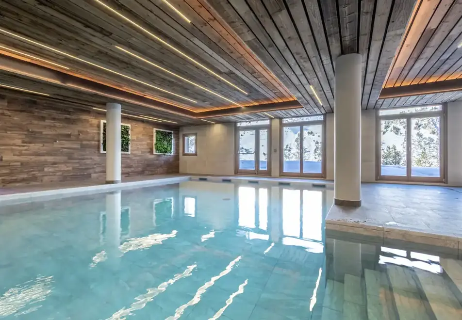 Chalet Altitude, Arc 2000 (Self catering apartment) - Indoor pool