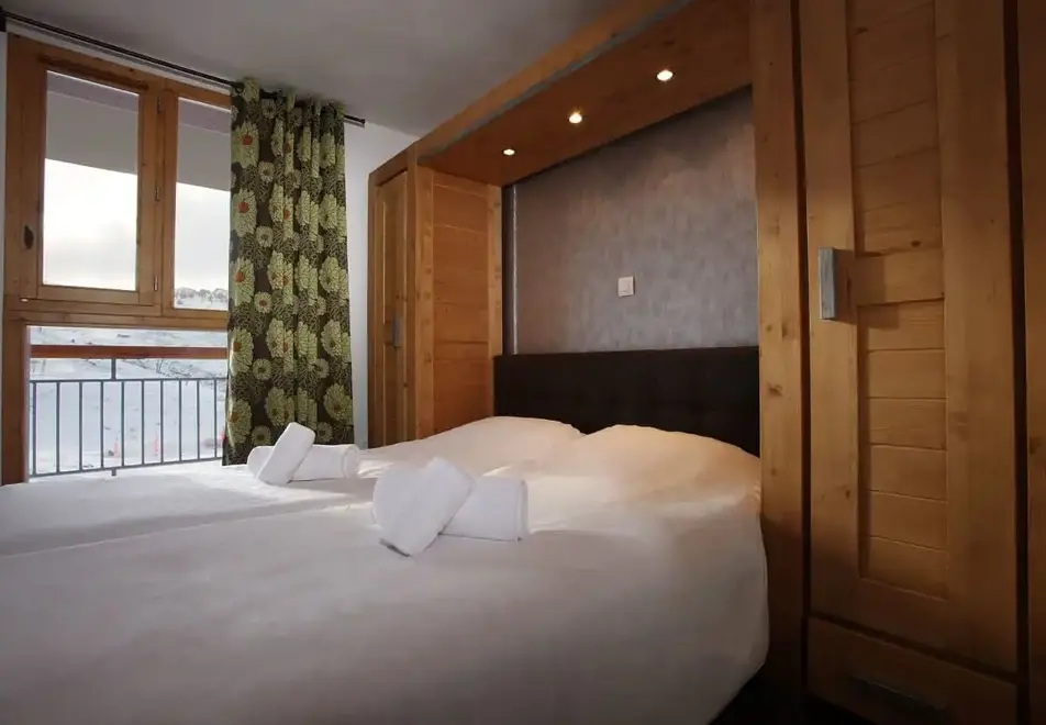 Cime des Arcs, Arcs 2000 (self catered apartments) - Typical double bedroom style