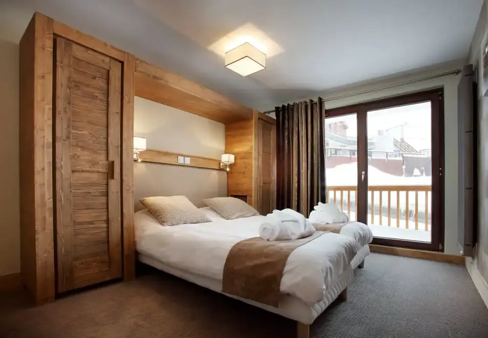 La Source des Arcs, Arcs 2000 (self catered apartments) - Typical twin bedroom style