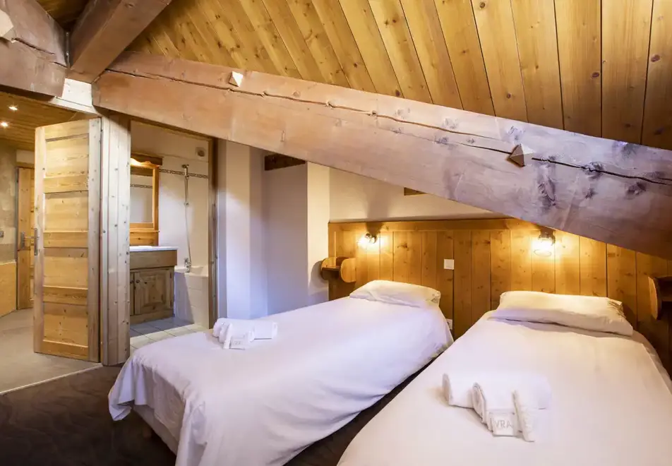 Hermine, Val Thorens (self catered apartments) - Typical 4 bed apartment style