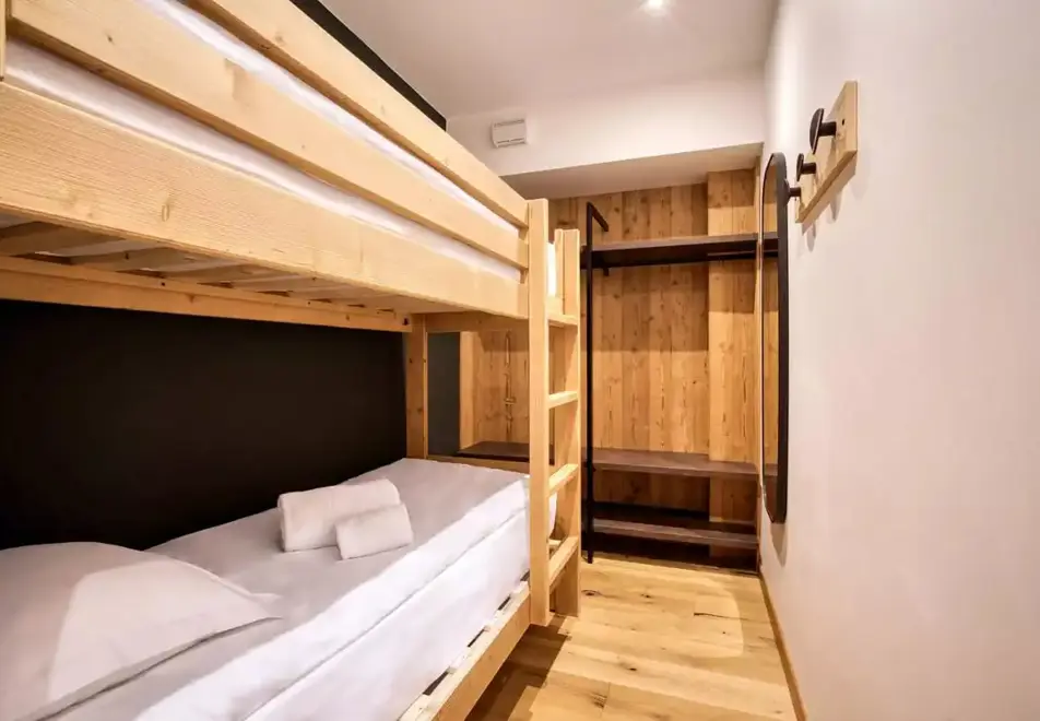 Yeti, Tignes le Lac (self catered apartments) - Yeti 01