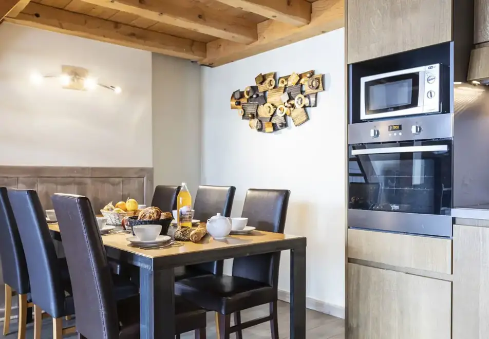Plein Sud, Val Thorens (self catered apartments) - Typical 2 bed apartment style