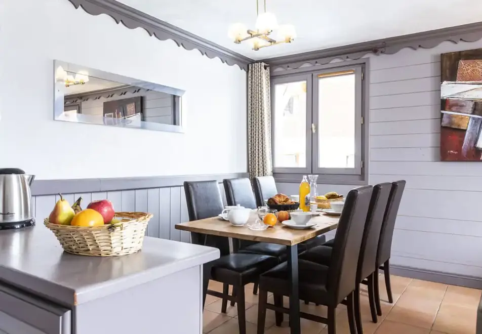 Plein Sud, Val Thorens (self catered apartments) - Typical 3 bed apartment style