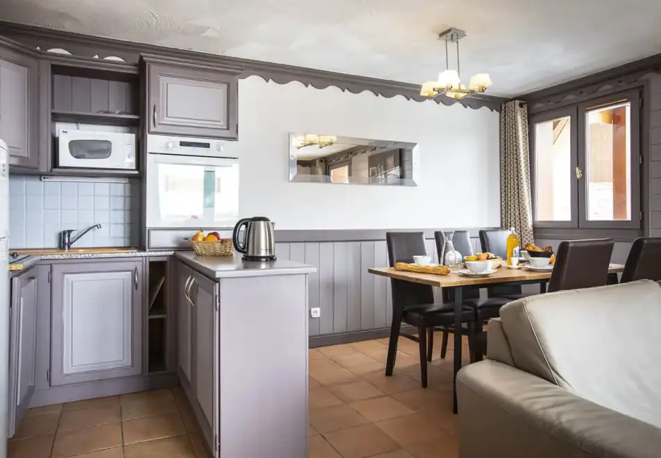 Plein Sud, Val Thorens (self catered apartments) - Typical 3 bed apartment style