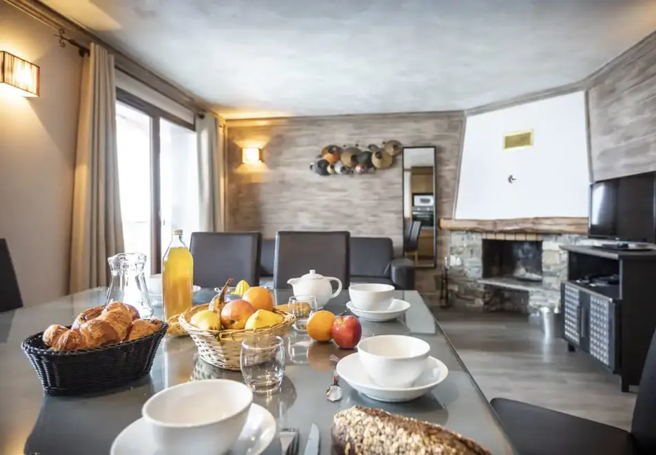 Plein Sud, Val Thorens (self catered apartments) - Typical 3 bed apartment style