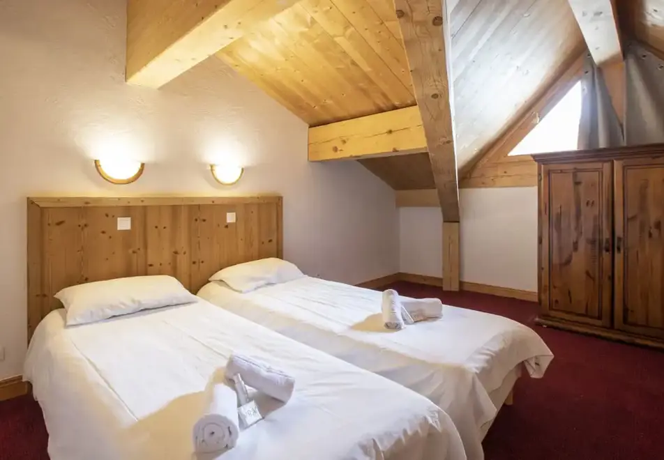 Plein Sud, Val Thorens (self catered apartments) - Typical 7 bed apartment style
