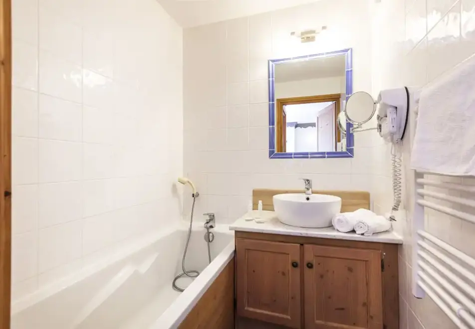 Plein Sud, Val Thorens (self catered apartments) - Typical 2 bed apartment style