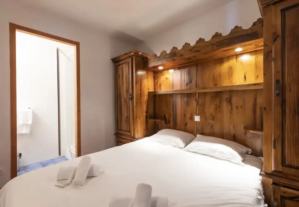 Plein Sud, Val Thorens (self catered apartments) - Typical 2 bed apartment style