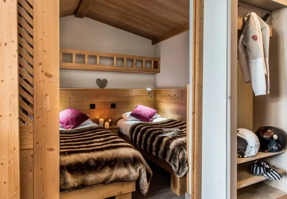Village Montana, Val Thorens (self catered apartments) - Typical 1 bed alc Premier apartment style