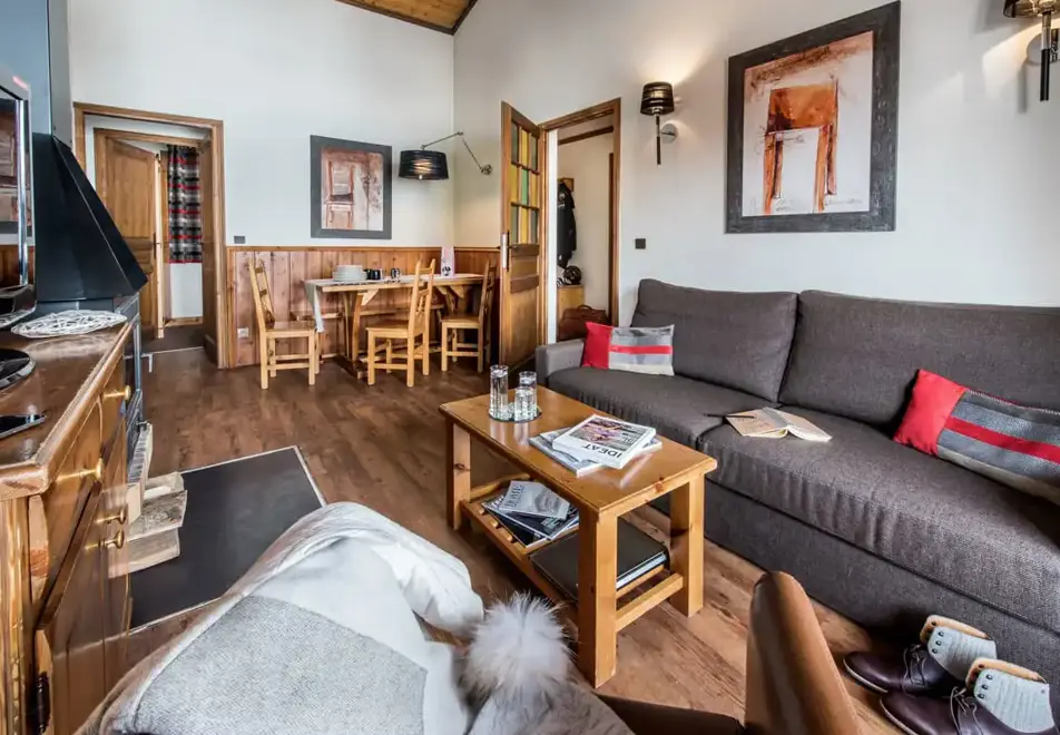 Village Montana, Val Thorens (self catered apartments) - Typical 3 bed Soleil apartment style with fireplace