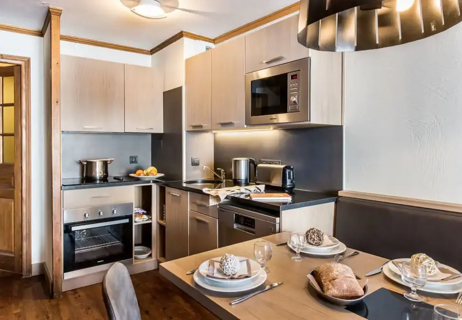 Village Montana, Val Thorens (self catered apartments) - Typical 3 bed Soleil apartment style