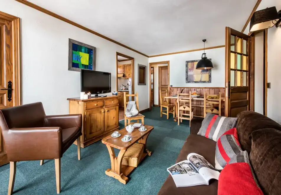 Village Montana, Val Thorens (self catered apartments) - Typical 3 bed Soleil apartment style