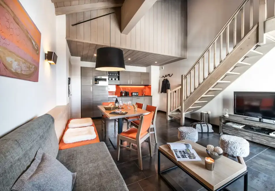 Plein Sud, Val Thorens (self catered apartments) - Typical apartment for 6 style