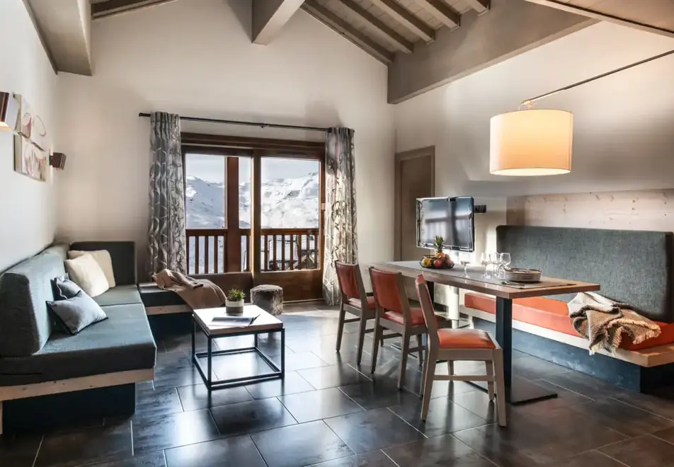 Plein Sud, Val Thorens (self catered apartments) - Typical apartment for 6 style